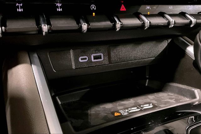 Used 2025 Chevrolet Colorado ZR2 w/ Technology Package image 33