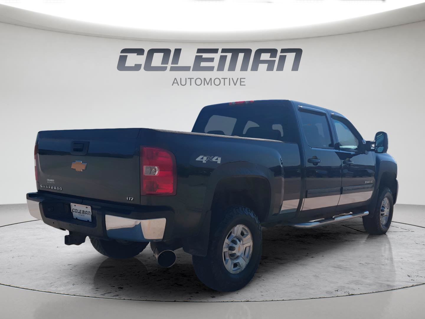 Used 2010 Chevrolet Silverado 2500 LTZ w/ LTZ Plus Package AWD/4WD image 5