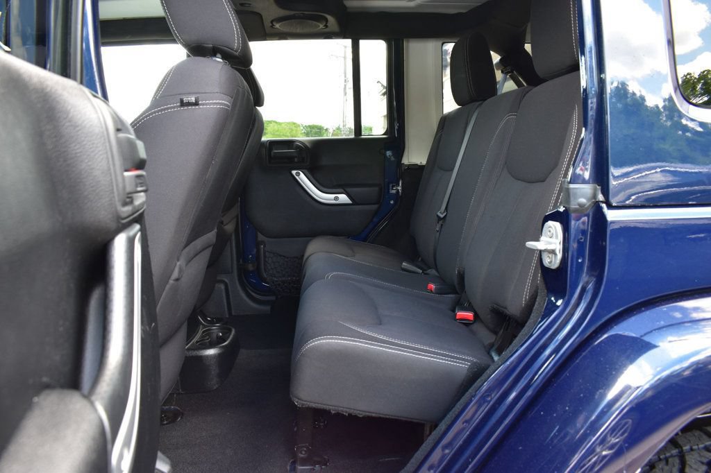 Used 2013 Jeep Wrangler Unlimited Rubicon w/ Connectivity Group AWD/4WD image 38