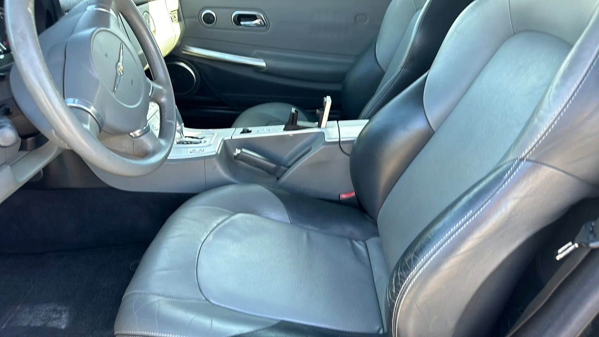 Used 2005 Chrysler Crossfire Limited image 34