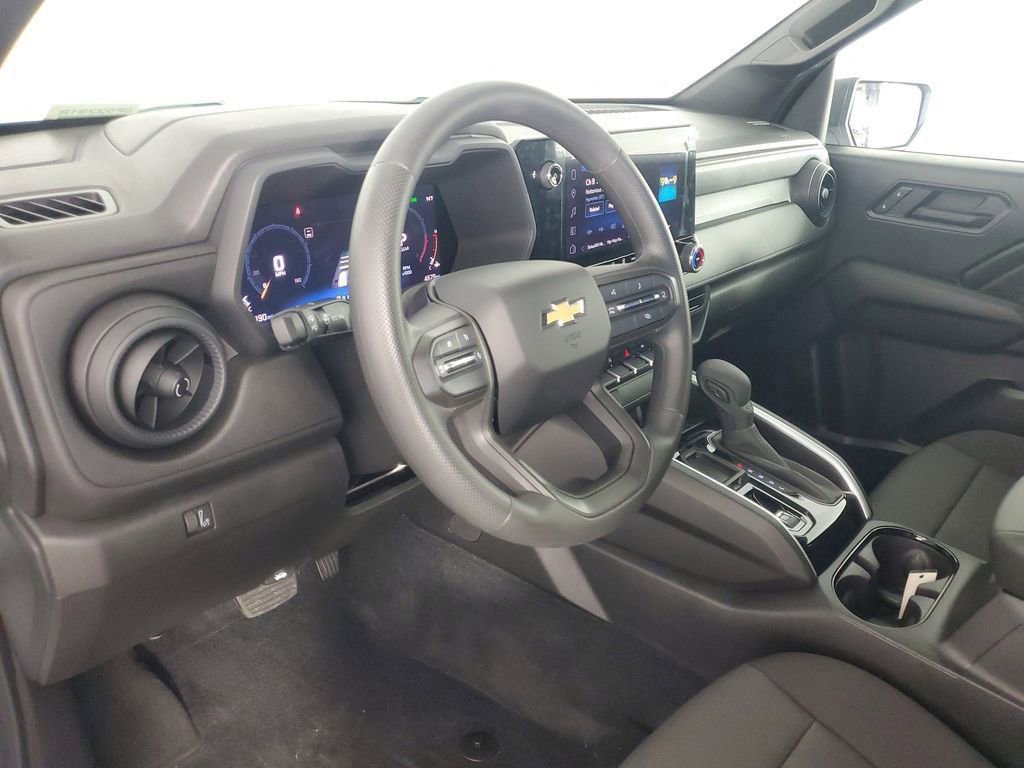 Used 2025 Chevrolet Colorado W/T image 11