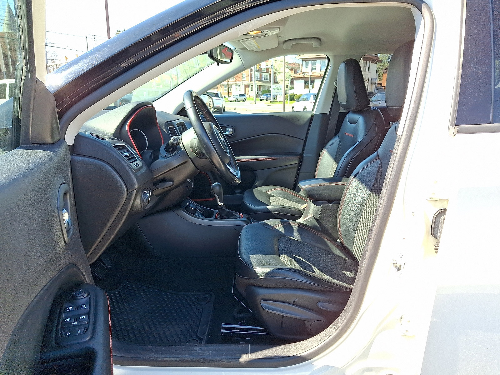 Used 2020 Jeep Compass Trailhawk AWD/4WD image 15