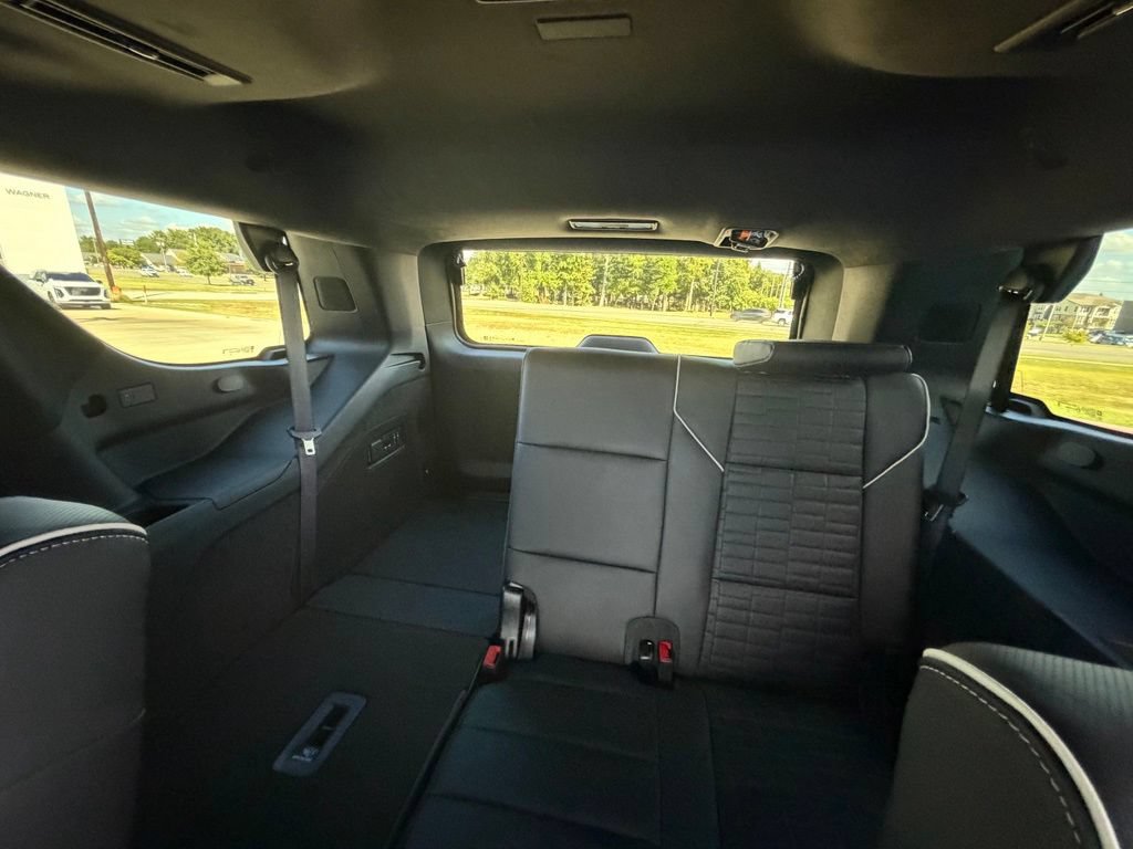 New 2026 Cadillac Escalade Platinum Sport w/ LPO, ONYX Package AWD/4WD image 23