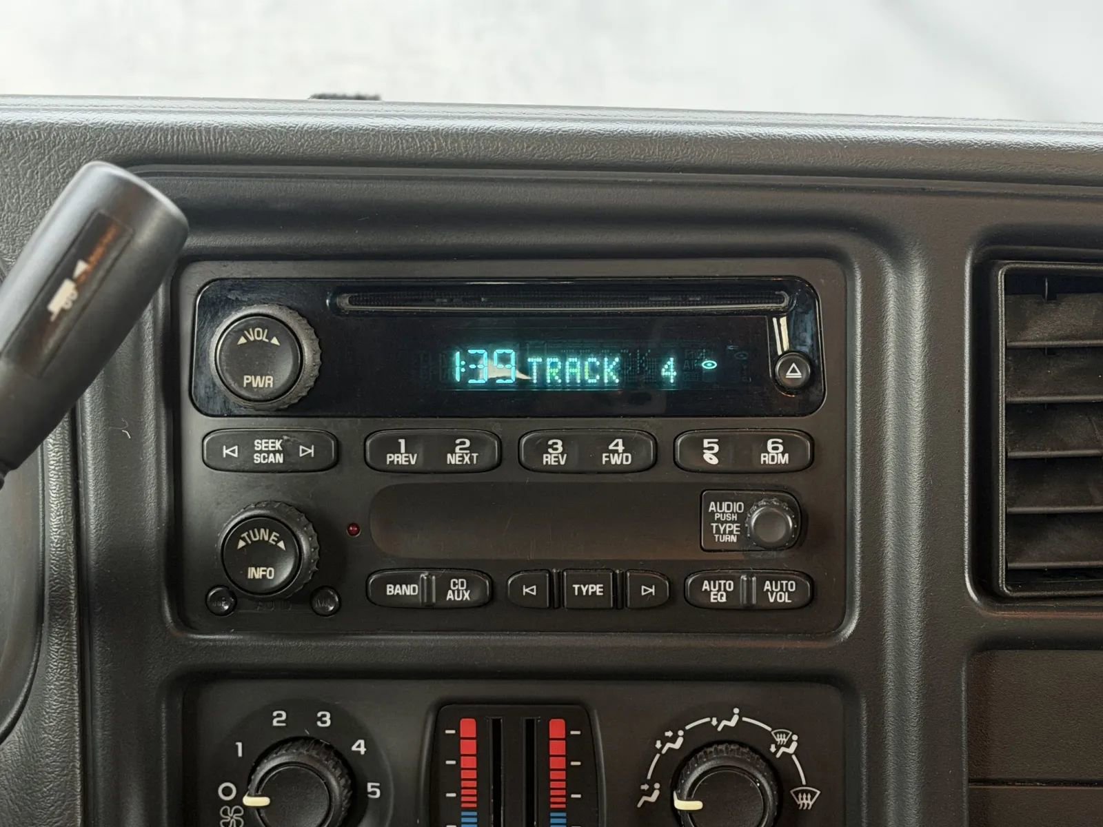 Used 2006 Chevrolet Suburban LS w/ Smart Select Package image 27