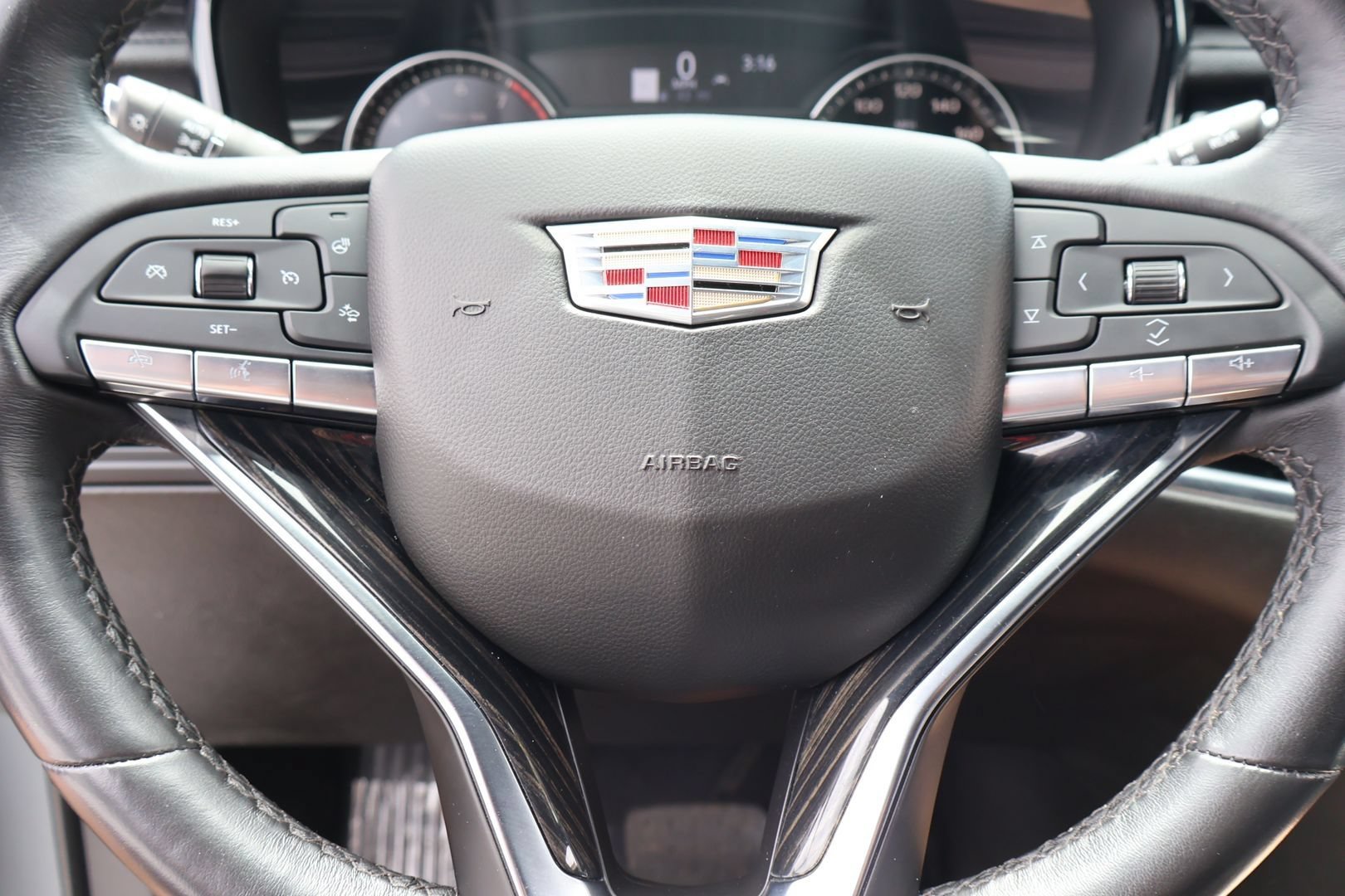 Certified 2023 Cadillac XT6 Premium Luxury AWD/4WD image 23
