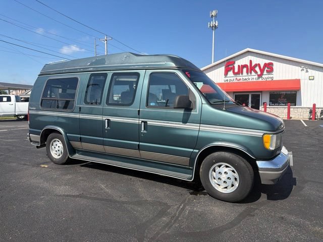 Used 1995 Ford E-150 and Econoline 150 RWD image 1