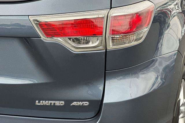 Used 2016 Toyota Highlander Limited image 34