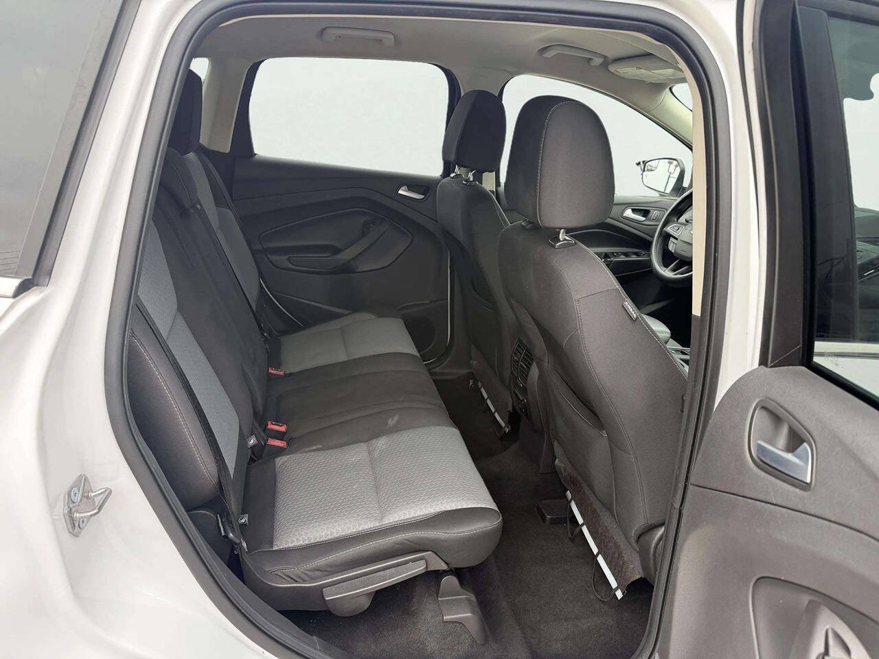 Used 2017 Ford Escape SE w/ SE Cold Weather Package AWD/4WD image 13