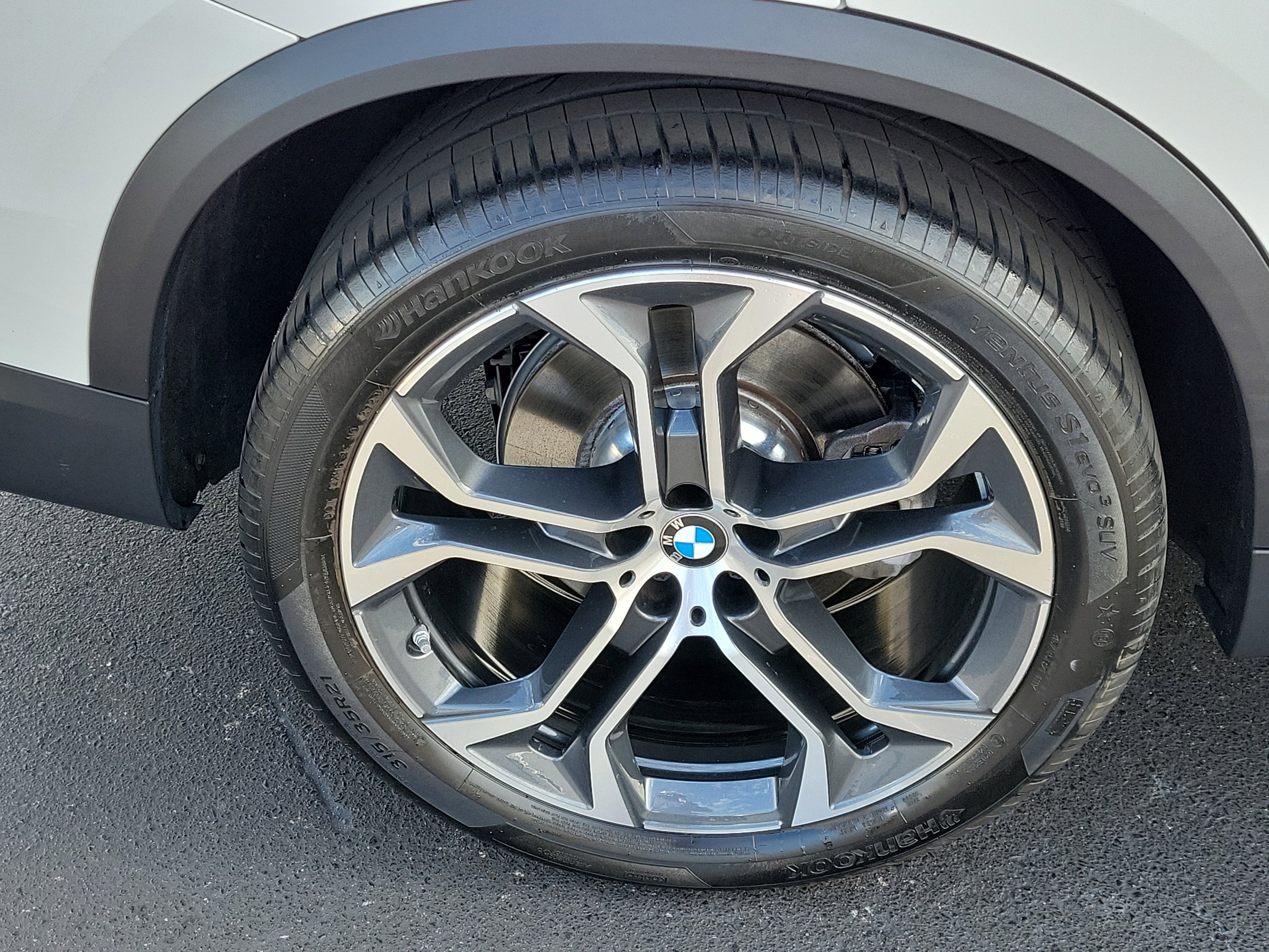 Used 2024 BMW X5 sDrive40i w/ Premium Package image 7