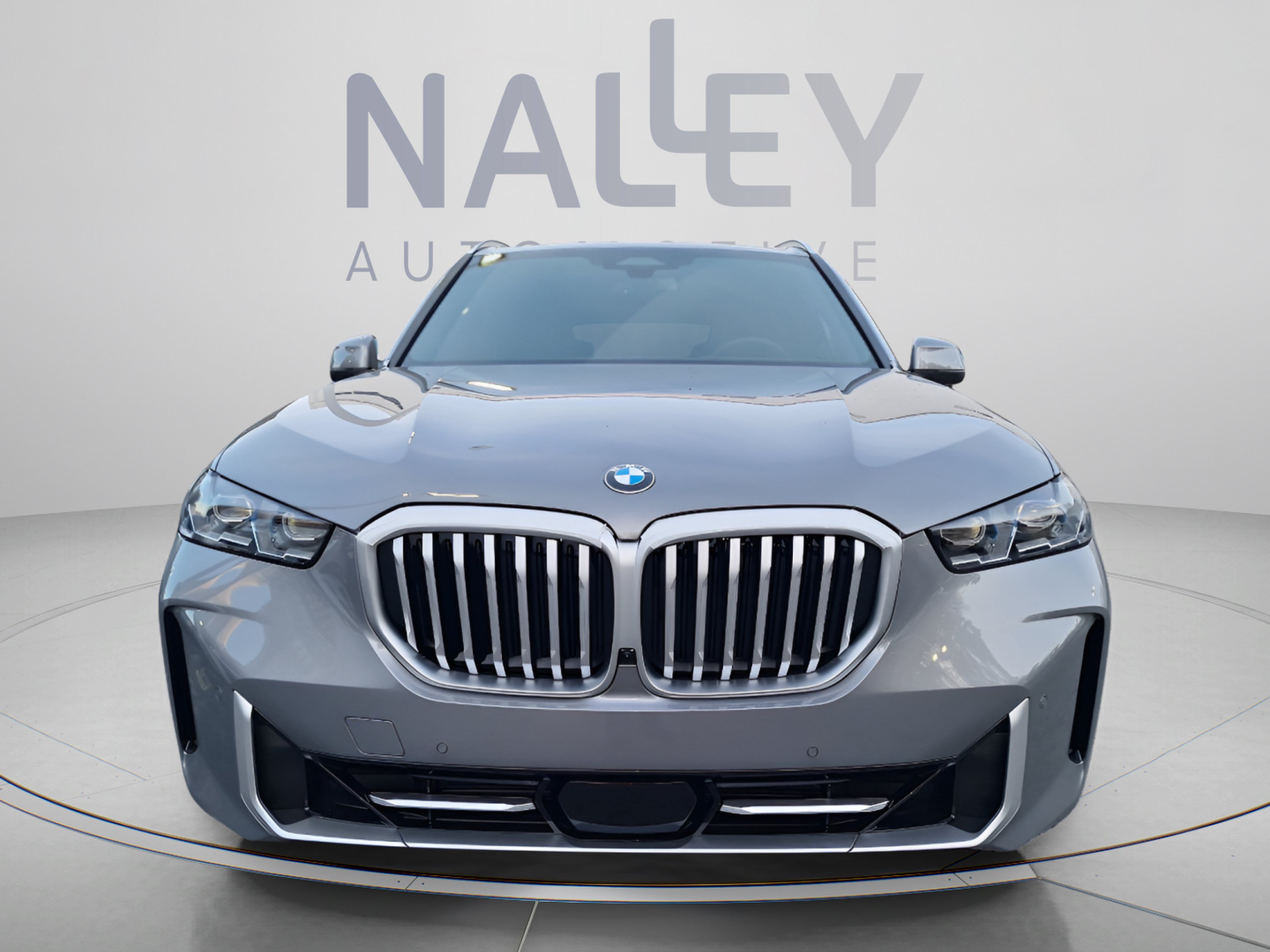 Used 2026 BMW X5 xDrive40i w/ Premium Package AWD/4WD image 2