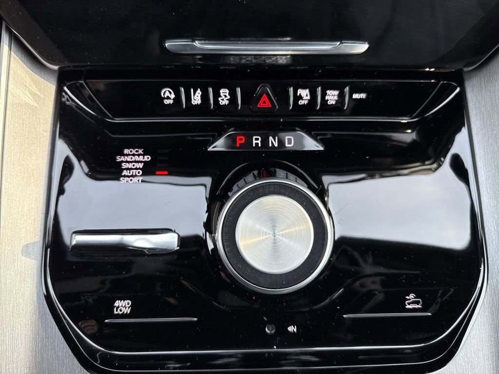 New 2026 Jeep Grand Wagoneer L 4WD image 39