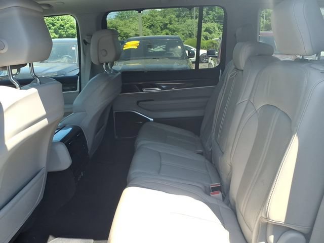 Certified 2023 Jeep Wagoneer 4WD w/ Premium Group I image 17