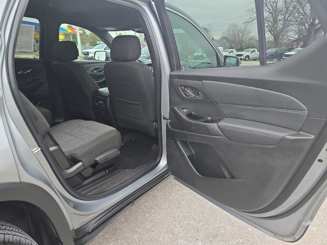 Used 2023 Chevrolet Traverse LT image 41
