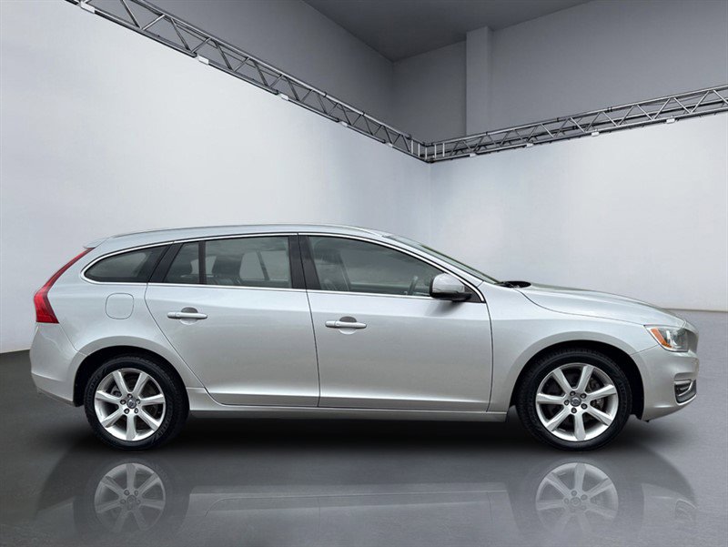 Used 2016 Volvo V60 T5 Premier AWD/4WD image 3