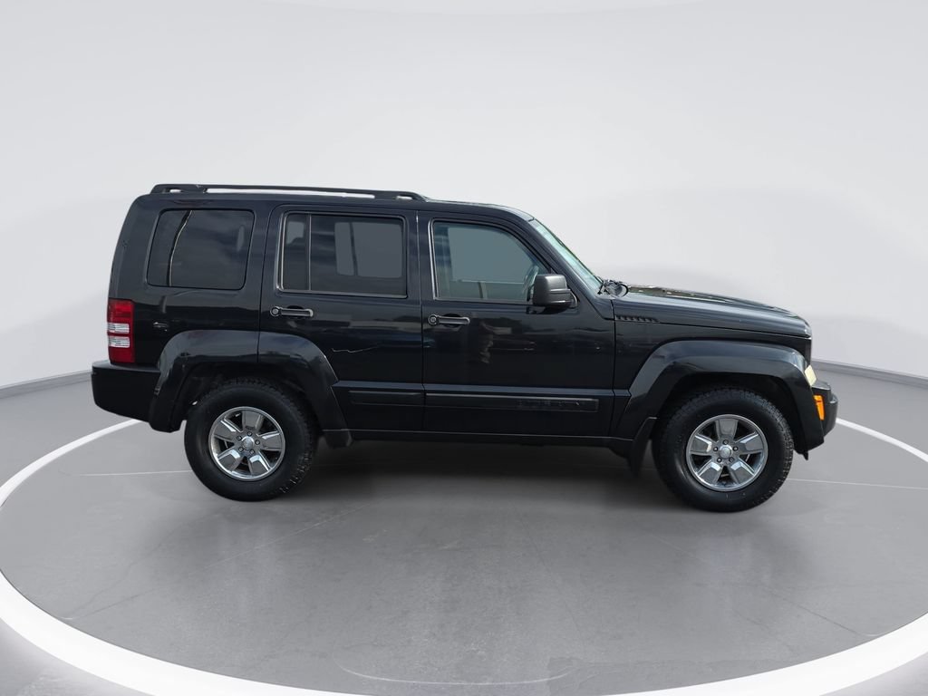 Used 2009 Jeep Liberty Sport w/ Popular Equipment Group AWD/4WD image 2