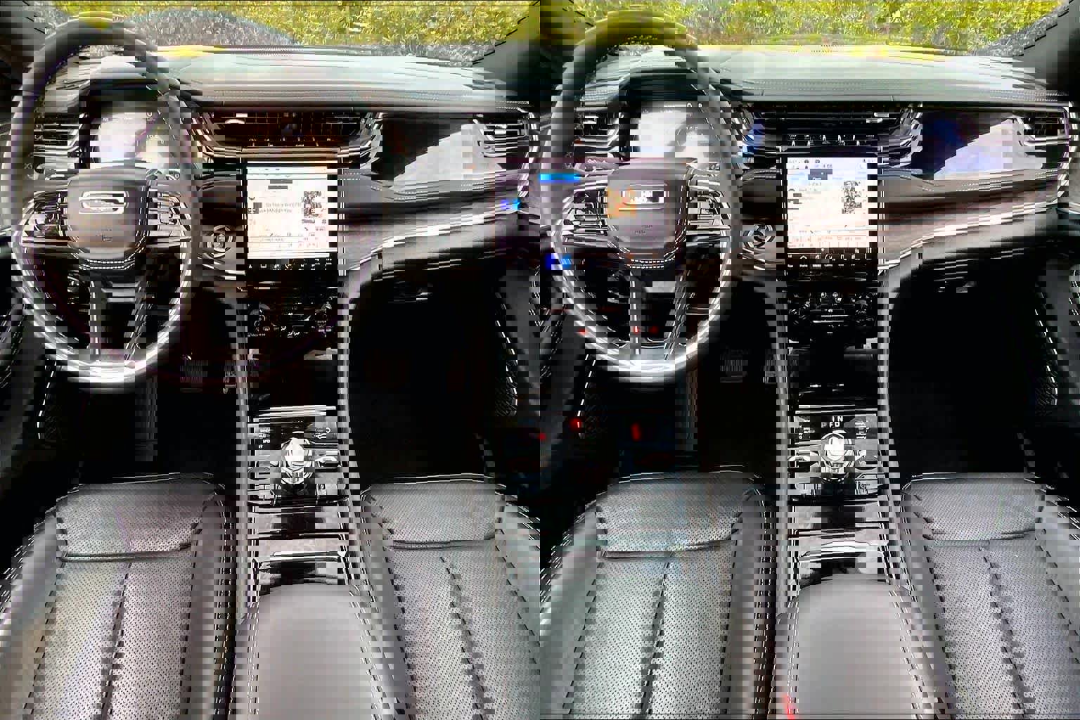 Used 2024 Jeep Grand Cherokee L Overland w/ Trailer Tow Package image 15