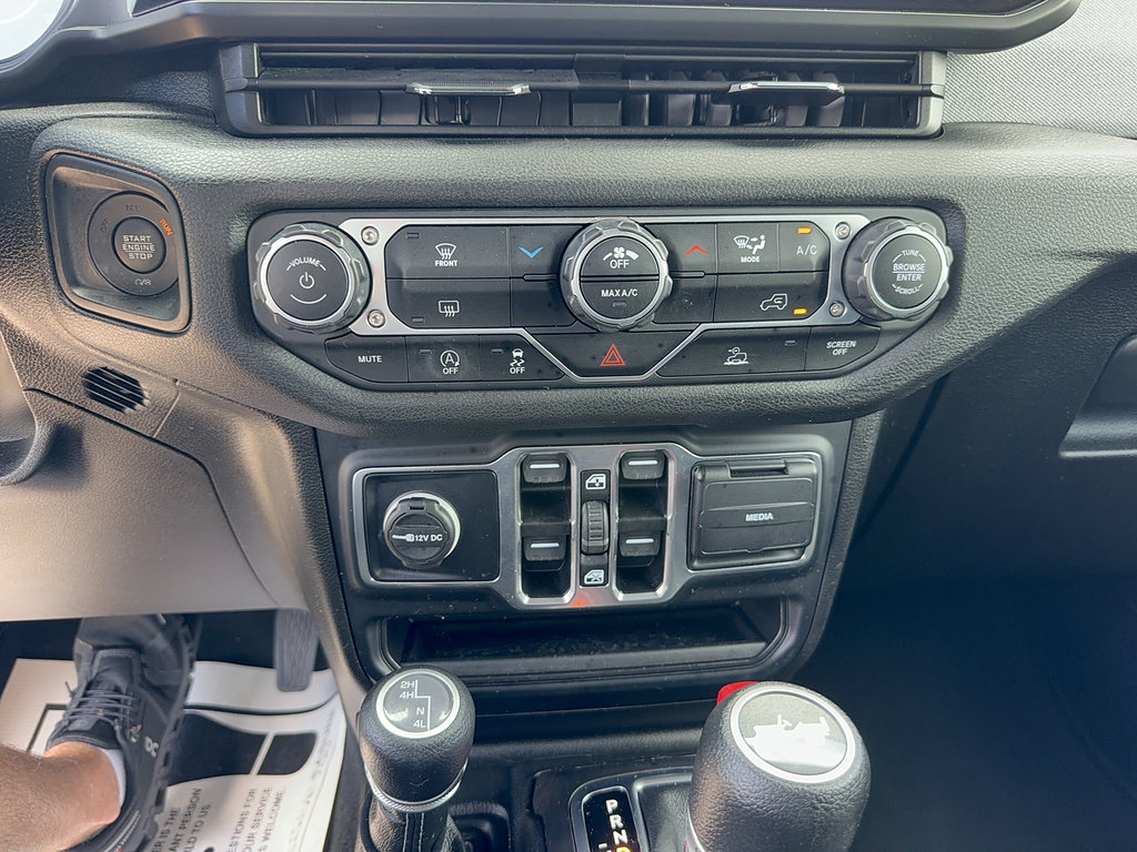Used 2024 Jeep Wrangler Unlimited Sport AWD/4WD image 22