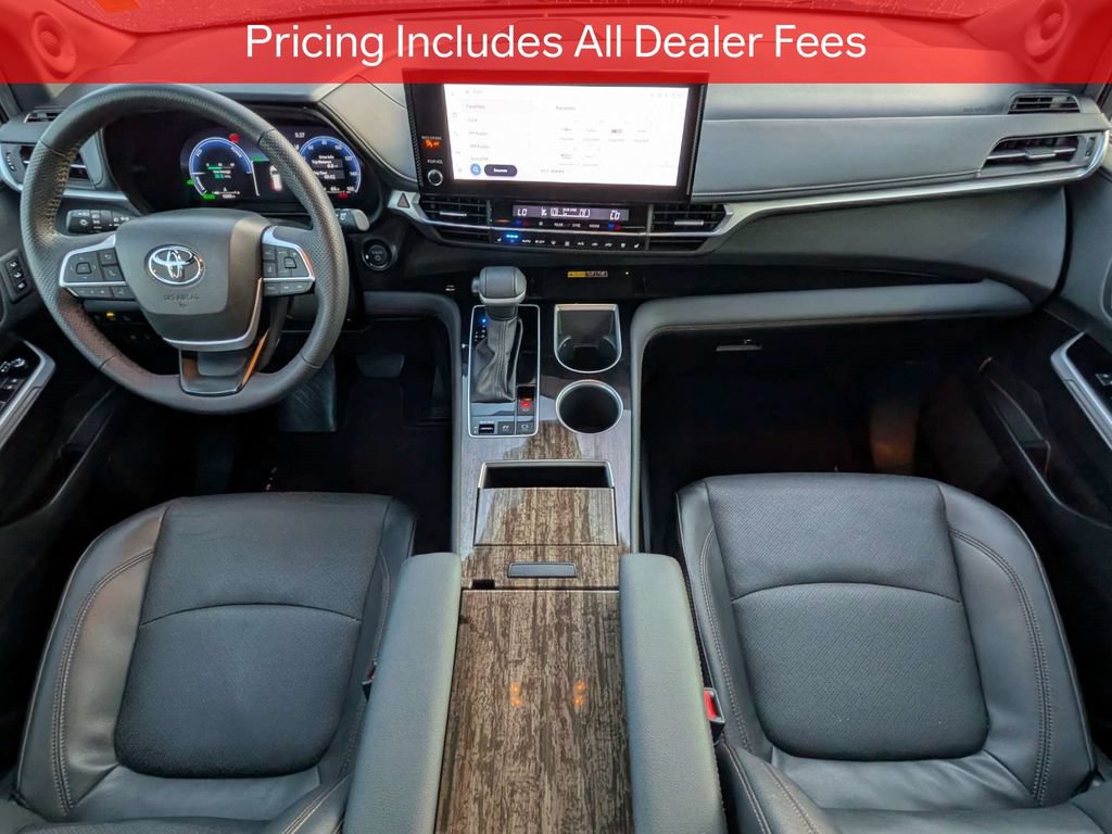 Used 2025 Toyota Sienna Limited FWD image 16