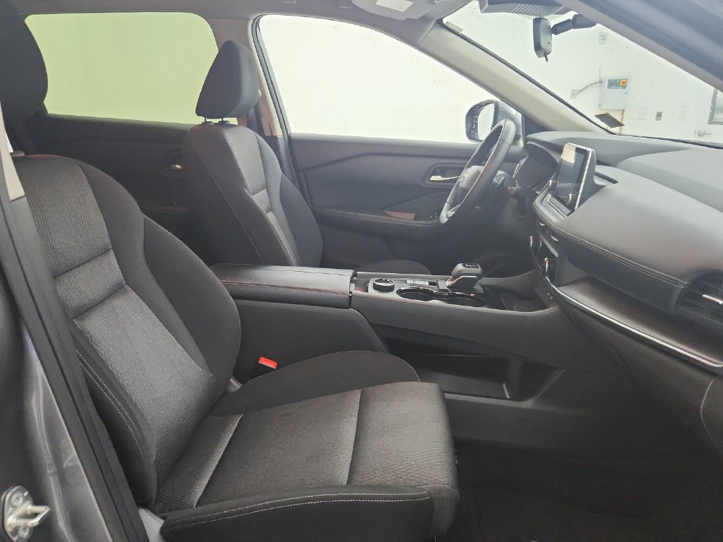 Used 2025 Nissan Rogue SV AWD/4WD image 35