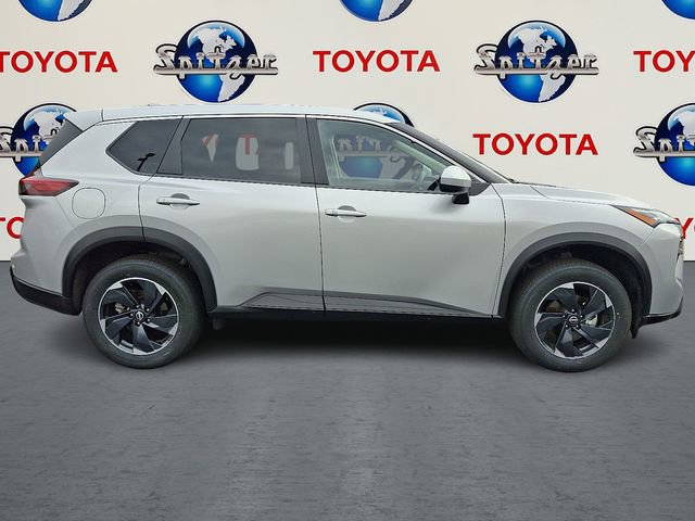 Used 2024 Nissan Rogue SV image 9