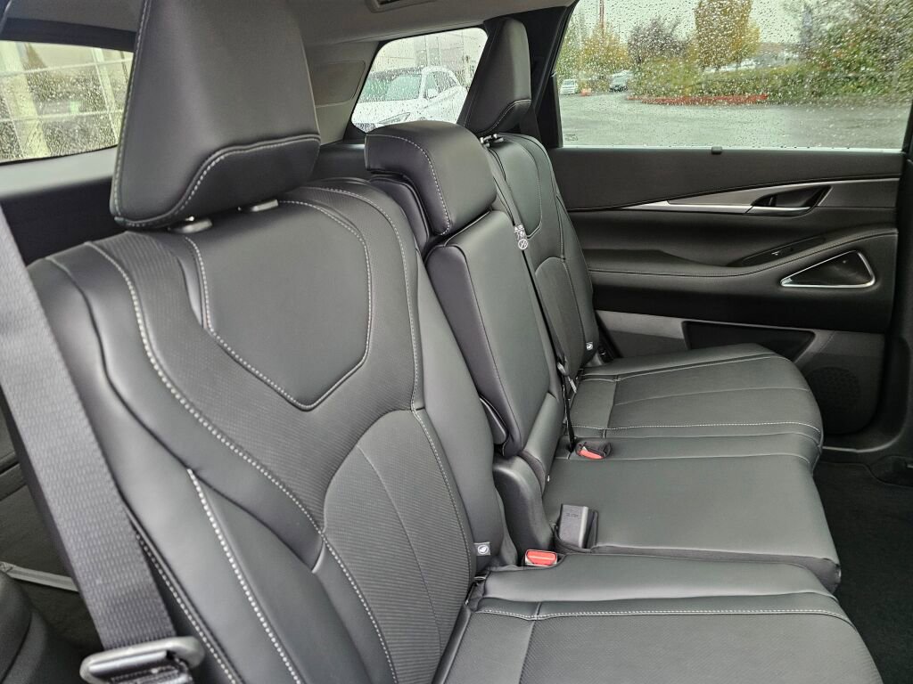 New 2026 INFINITI QX60 Luxe image 16