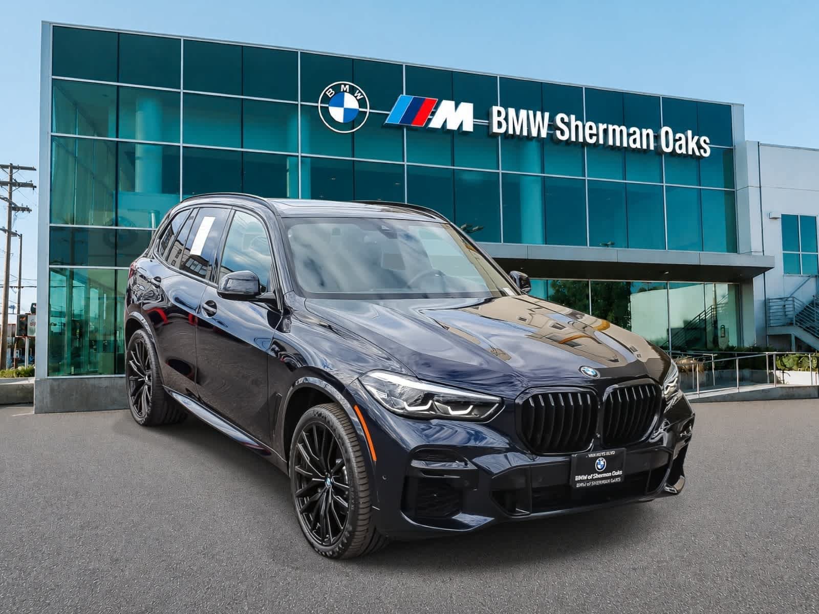 Used 2023 BMW X5 sDrive40i w/ M Sport Package RWD image 3