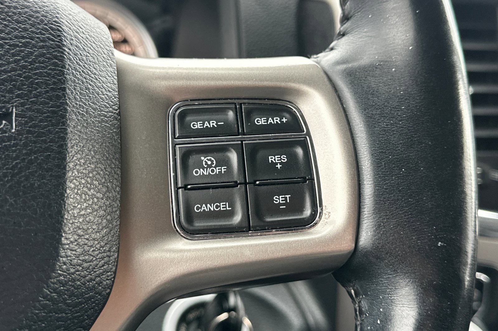 Used 2017 RAM 1500 Laramie image 35