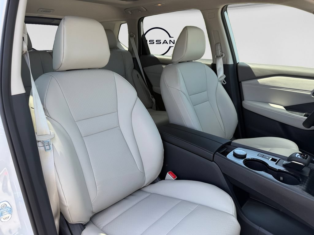 New 2026 Nissan Rogue Dark Armor AWD/4WD image 16
