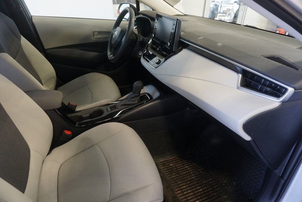 Used 2022 Toyota Corolla LE image 19