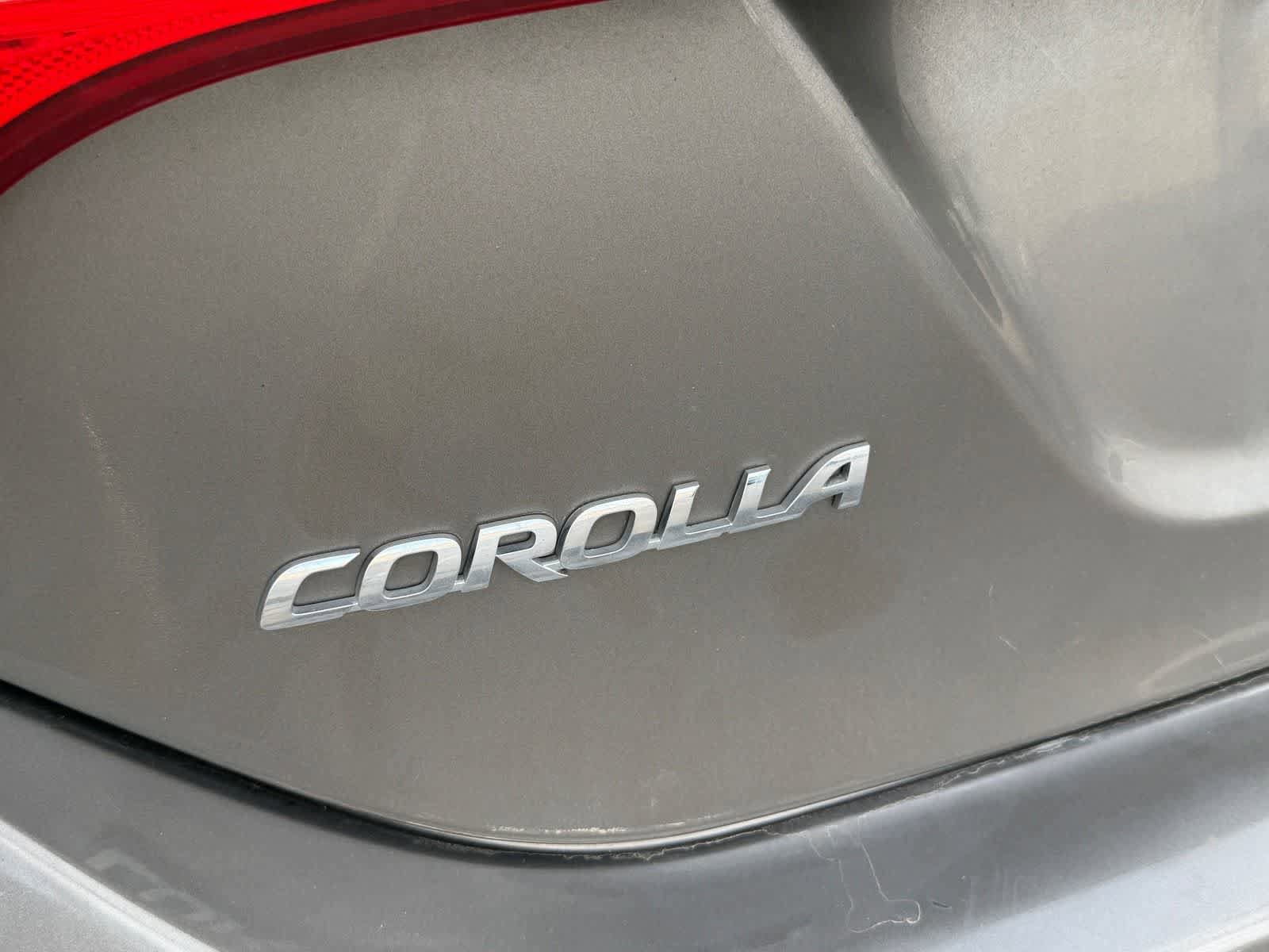 Used 2019 Toyota Corolla LE w/ Carpet Mat Package (TMS) FWD image 16