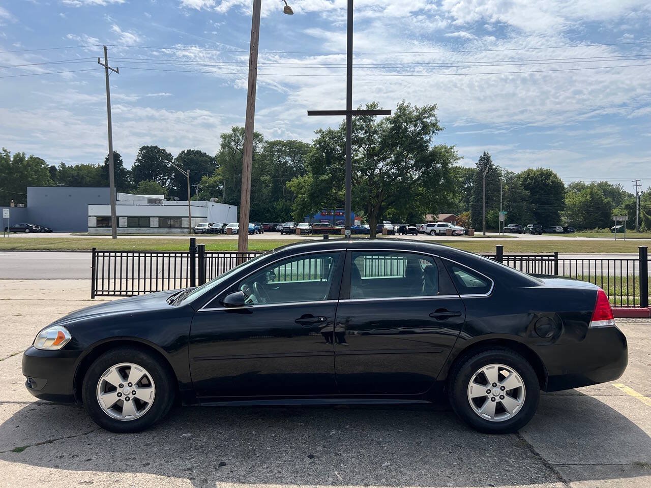 Used 2010 Chevrolet Impala LT FWD image 9