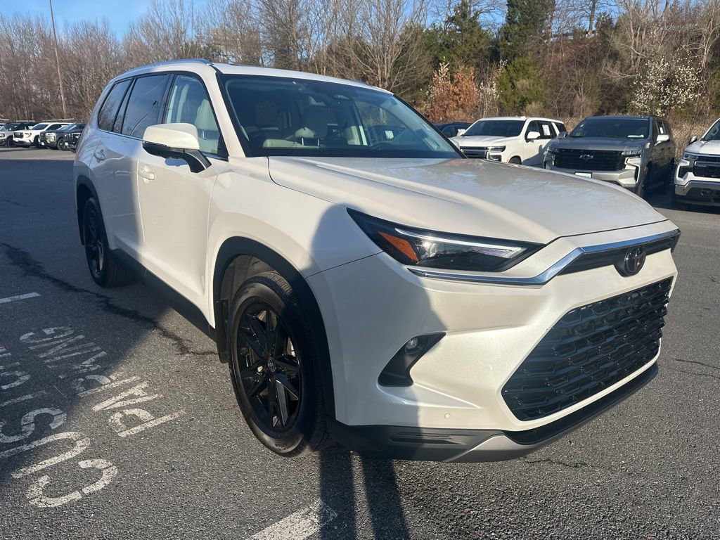 Used 2024 Toyota Grand Highlander Platinum image 3