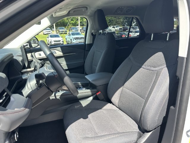 Used 2025 Ford Explorer Active AWD/4WD image 22