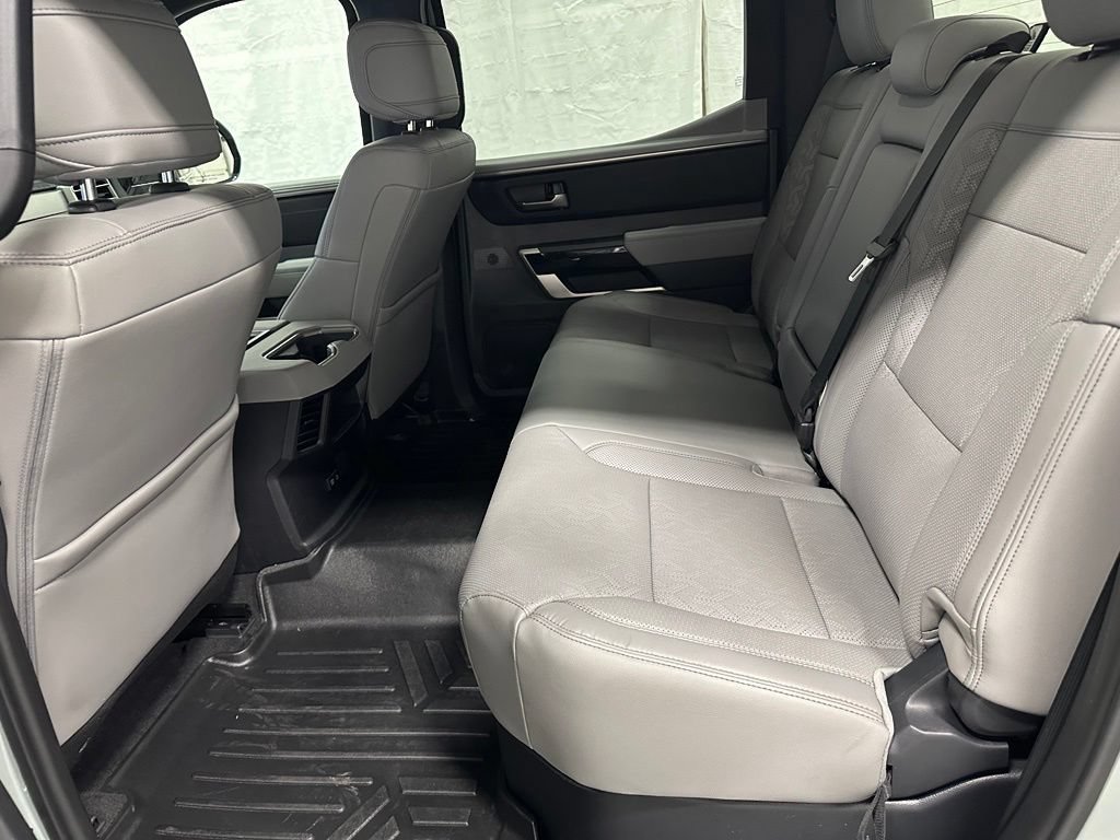 Used 2025 Toyota Tundra Limited AWD/4WD image 44