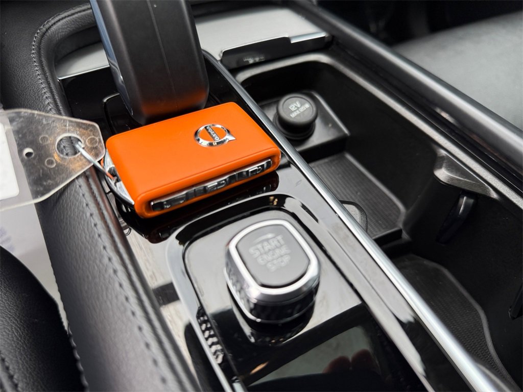 Used 2023 Volvo XC90 B5 Core w/ Climate Package image 31