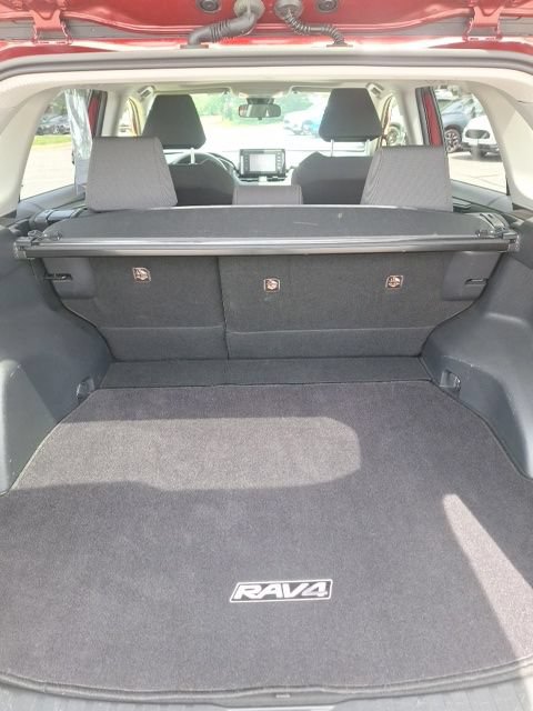 Used 2019 Toyota RAV4 XLE w/ Carpet Mat Package AWD/4WD image 23