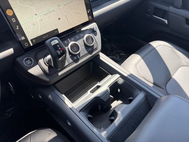 Certified 2026 Land Rover Defender 110 X-Dynamic SE AWD/4WD image 24