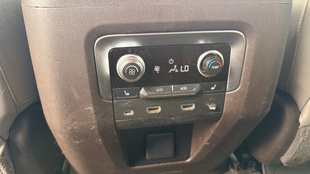 Used 2021 GMC Yukon SLT w/ SLT Luxury Plus Package AWD/4WD image 28