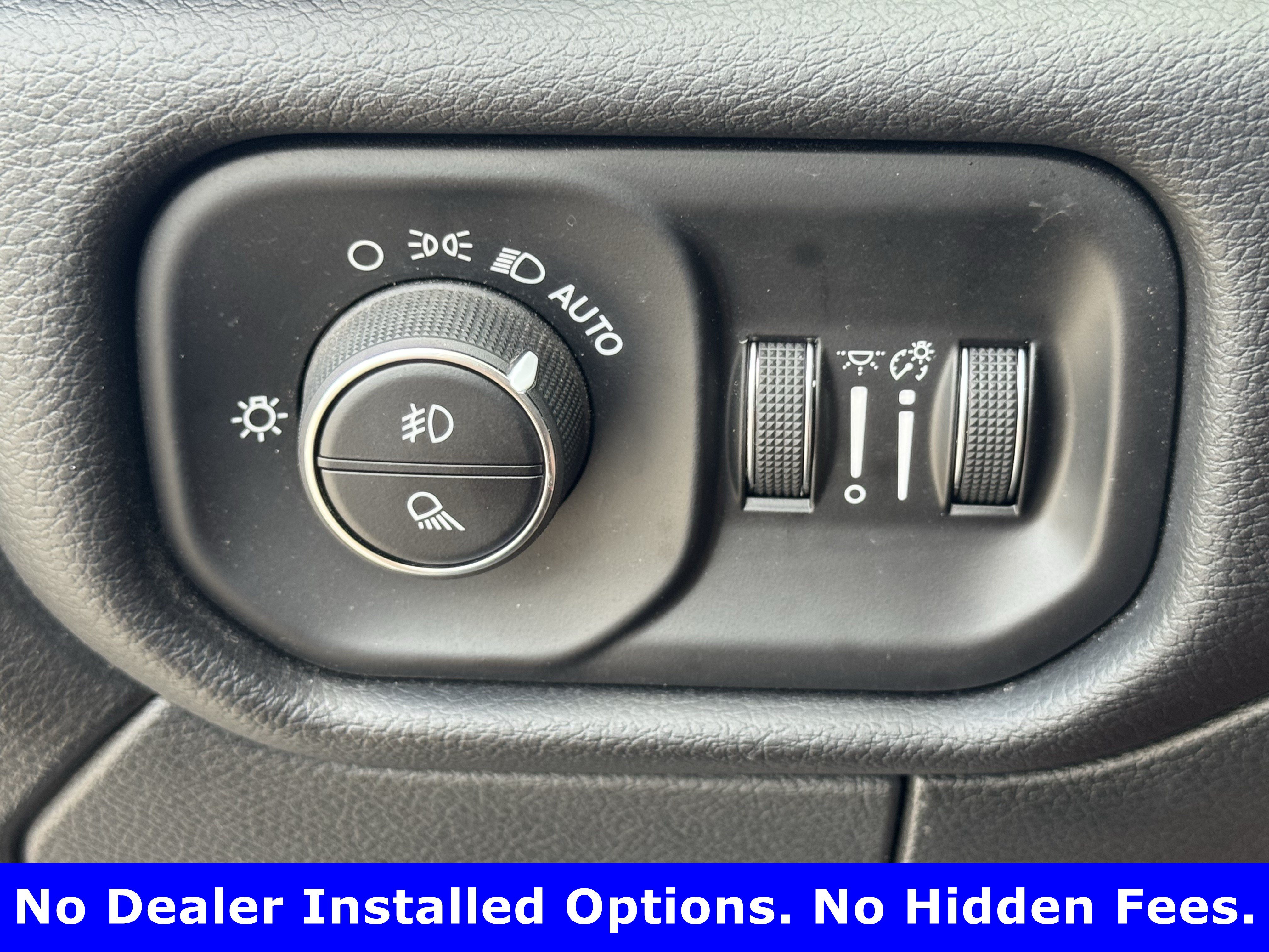 Used 2025 RAM 2500 Laramie AWD/4WD image 22