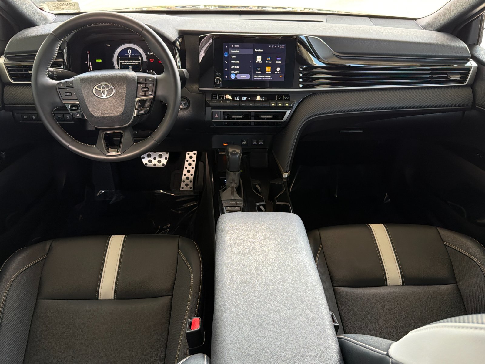 Used 2025 Toyota Camry SE w/ Convenience Package FWD image 12