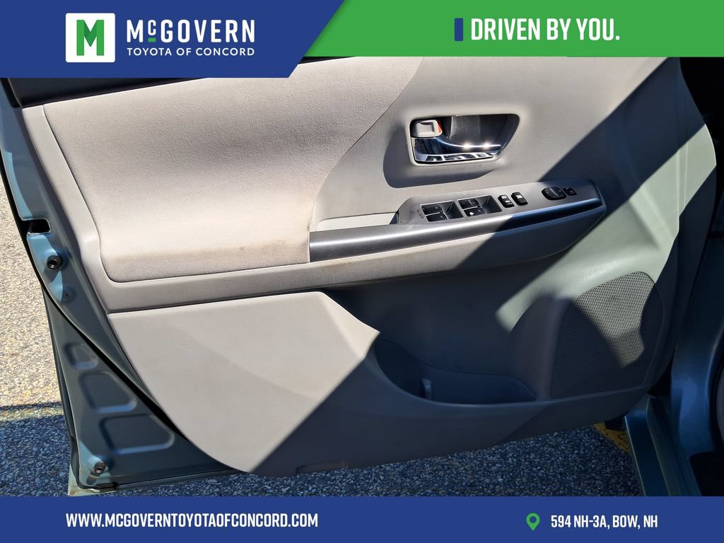 Used 2017 Toyota Prius V Three FWD image 10