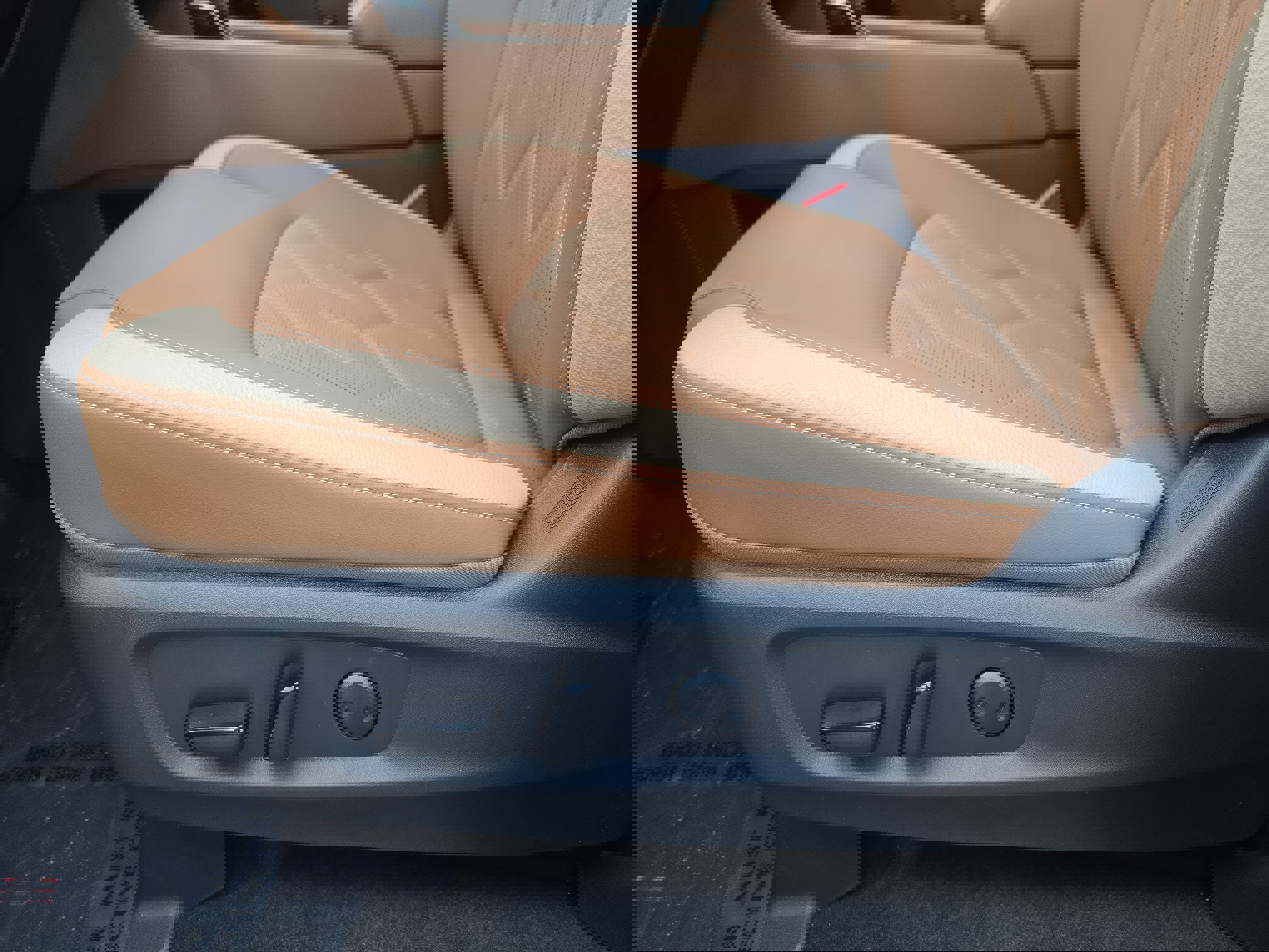 New 2026 Nissan Pathfinder Platinum image 28