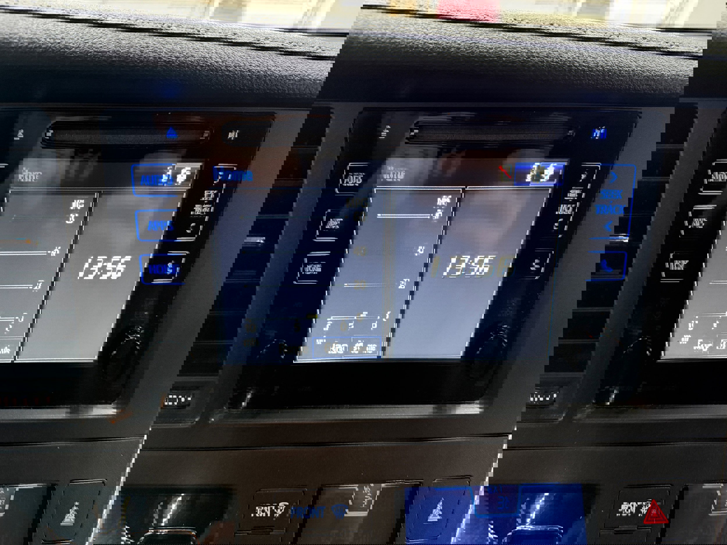 Used 2017 Toyota Sienna SE image 21