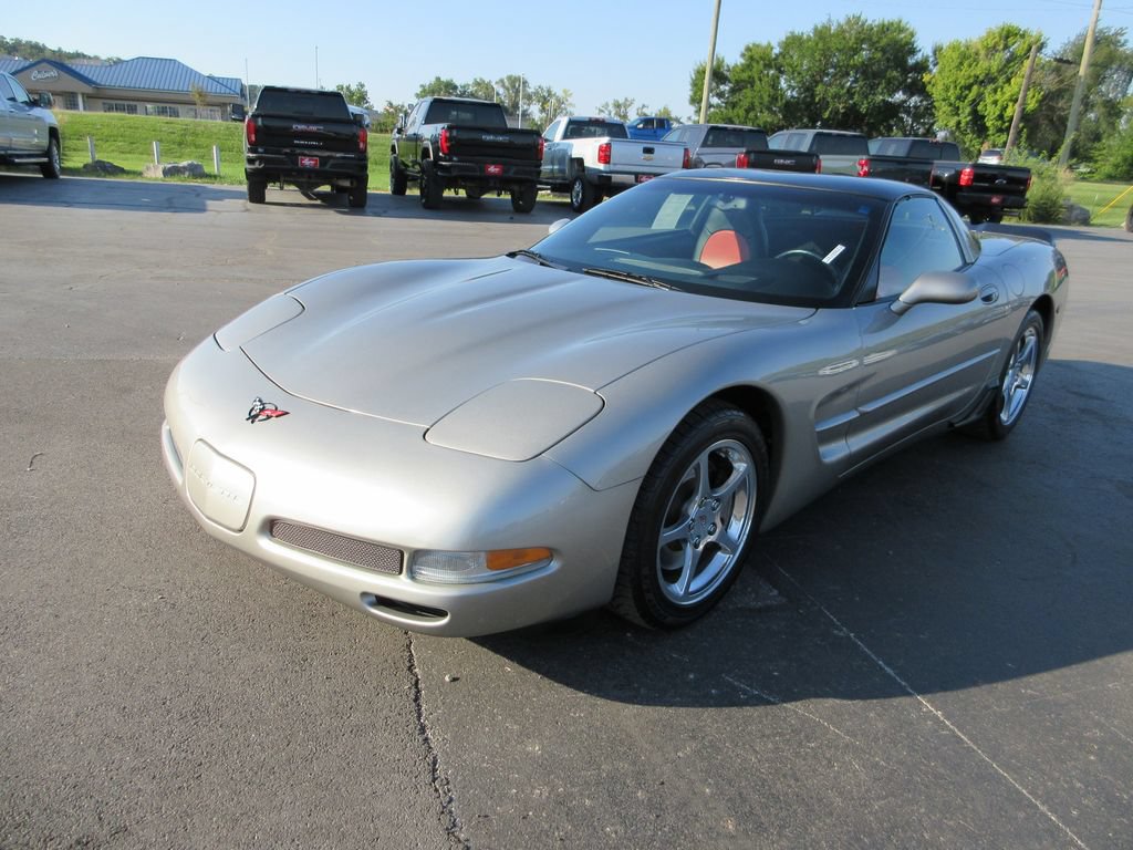 Used 2002 Chevrolet Corvette Coupe w/ Preferred Equipment Group2 RWD image 9
