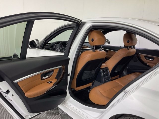 Used 2017 BMW 330i xDrive Sedan AWD/4WD image 34