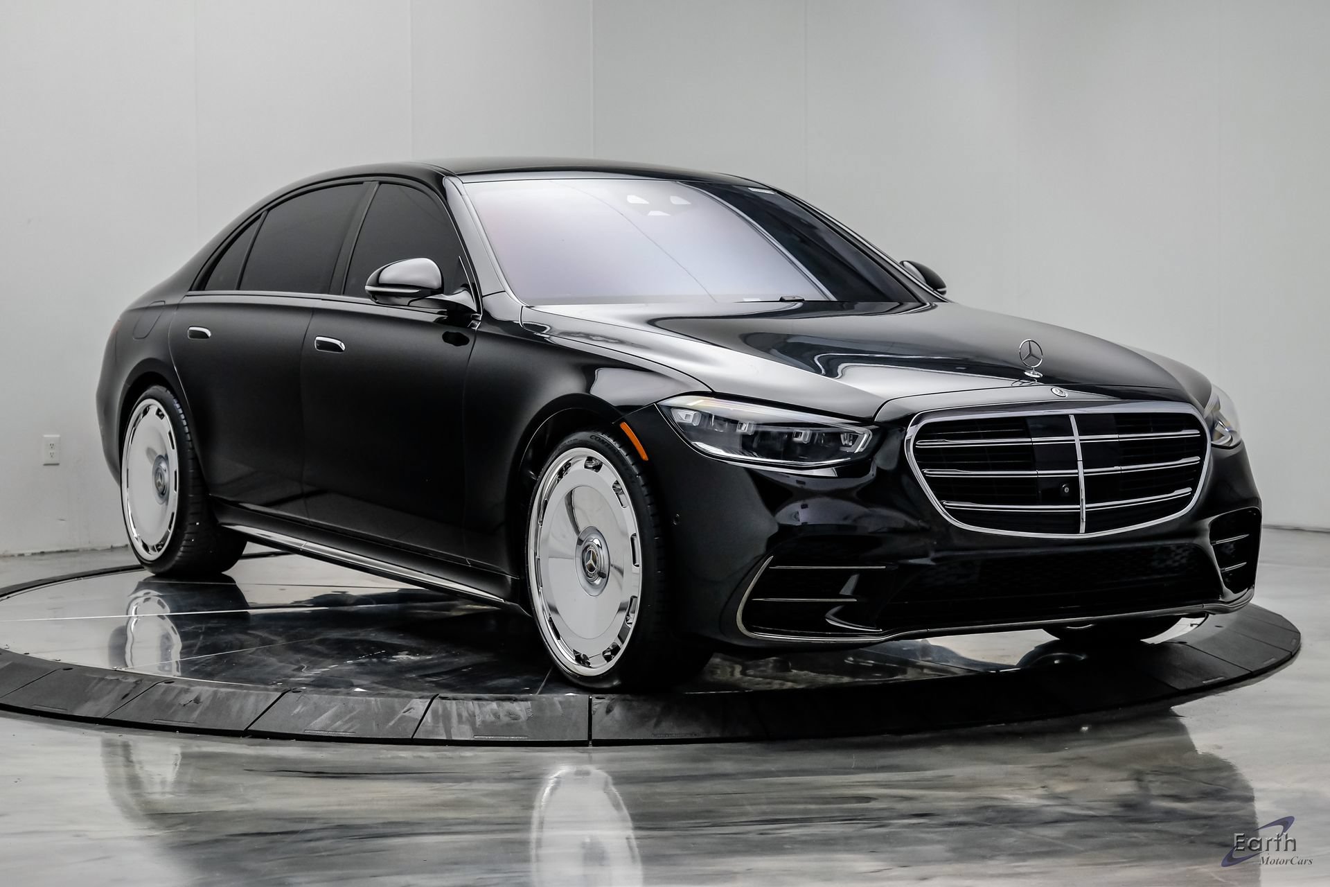 Used 2024 Mercedes-Benz S 580 4MATIC Sedan w/ AMG Line image 23