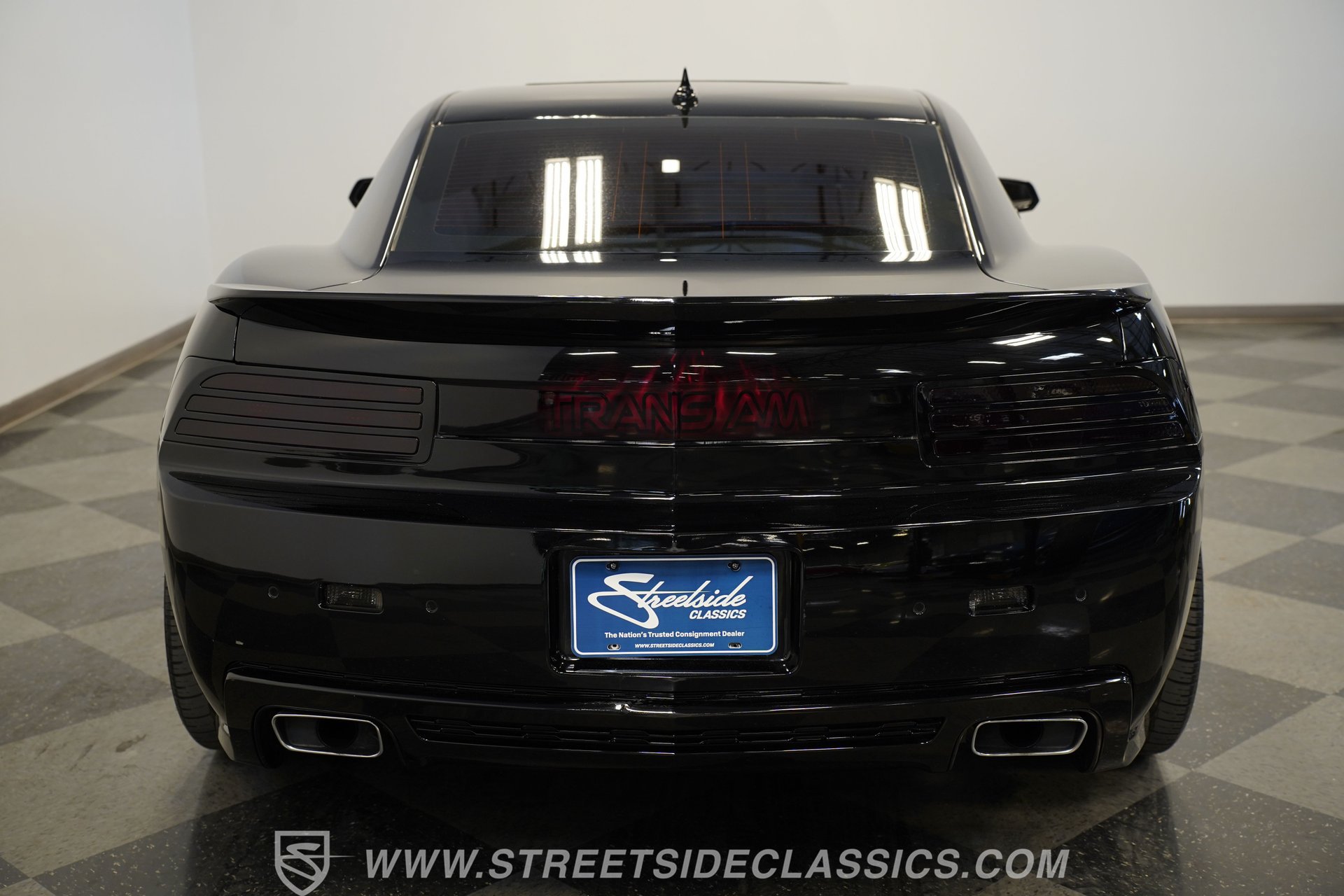 Used 2010 Chevrolet Camaro SS w/ RS Package RWD image 11