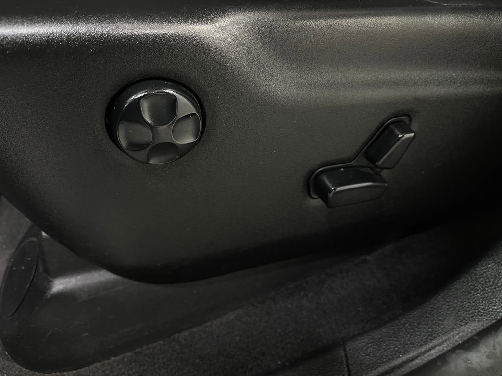 Used 2017 Jeep Grand Cherokee Limited image 17