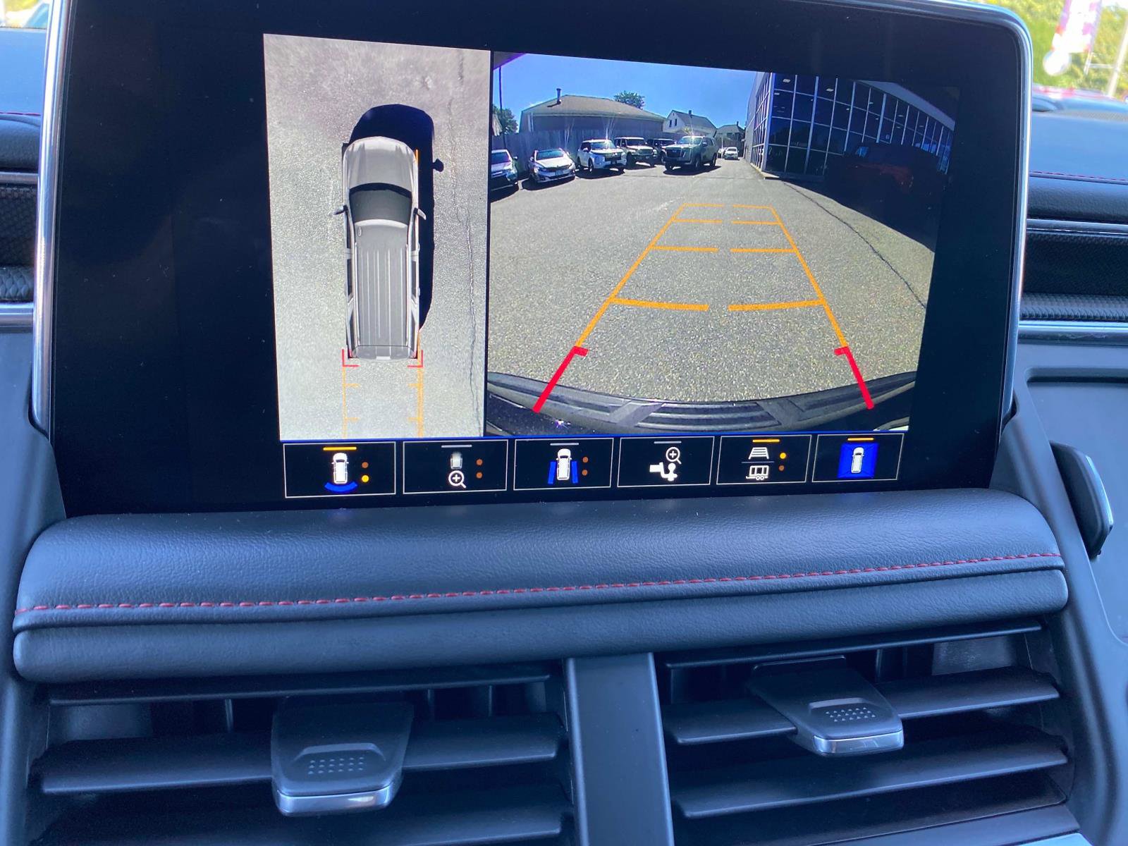 Used 2022 Chevrolet Tahoe RST w/ Luxury Package image 16