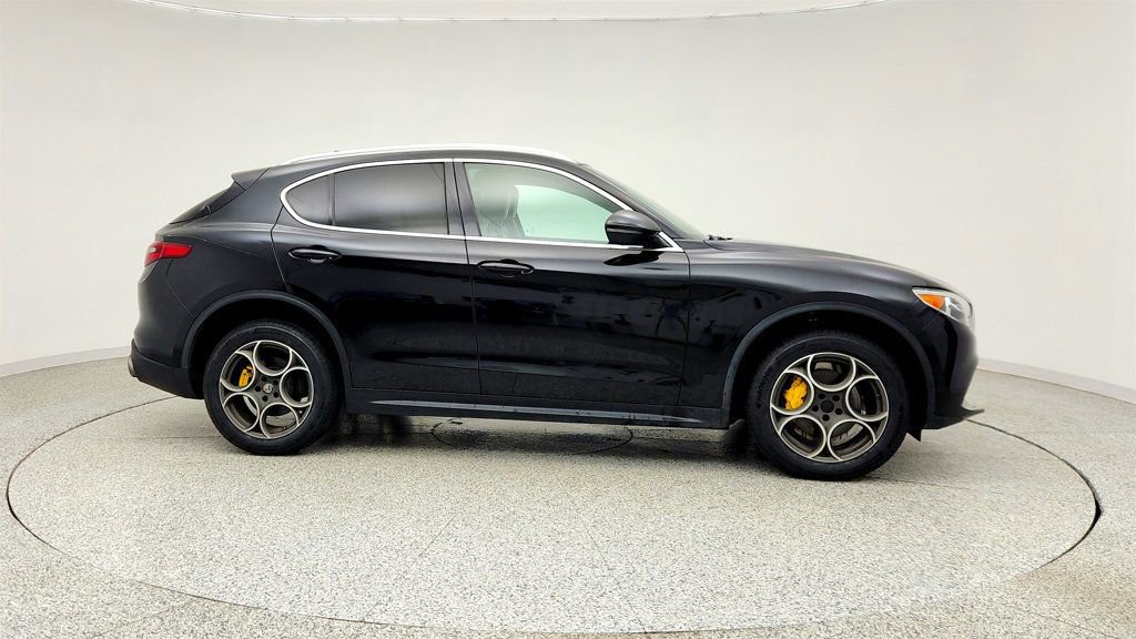 Used 2019 Alfa Romeo Stelvio RWD image 4